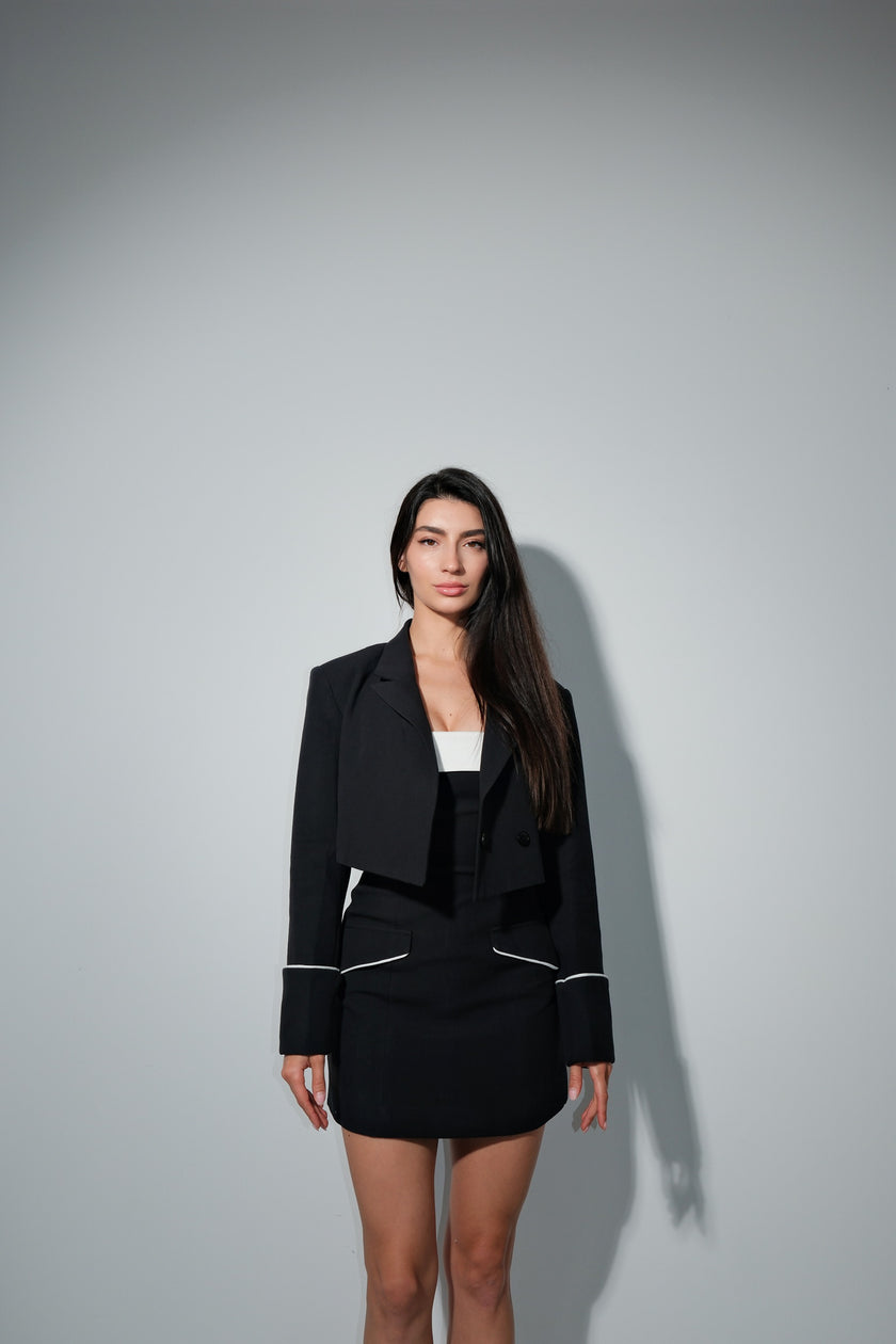 Claudia Cropped Blazer in Black